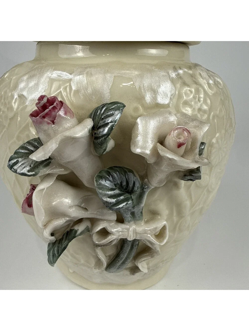 Vtg Pearlized Ceramic Lidded Potpourri Ginger Jar 3D Rose Lusterware Diffuser